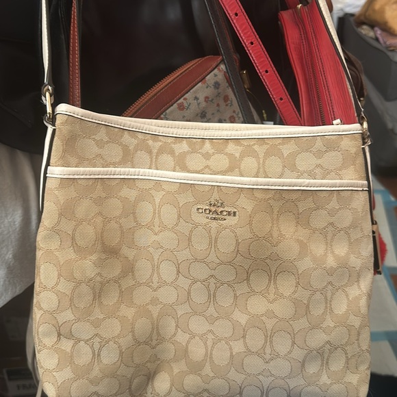 Beautiful beige, Coach Crossbody bag in leather and canvas - Picture 1 of 6